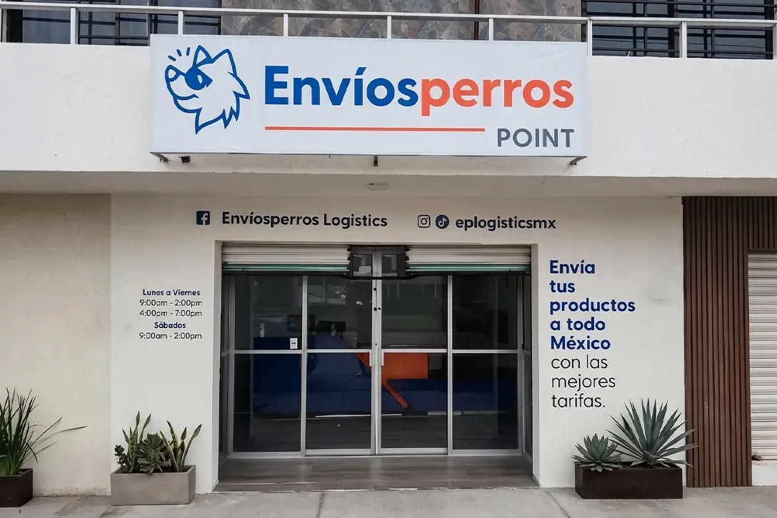 Fachada de Envíosperros Point Veracruz, punto de recepción de paquetes para la ruta Huatusco–Veracruz